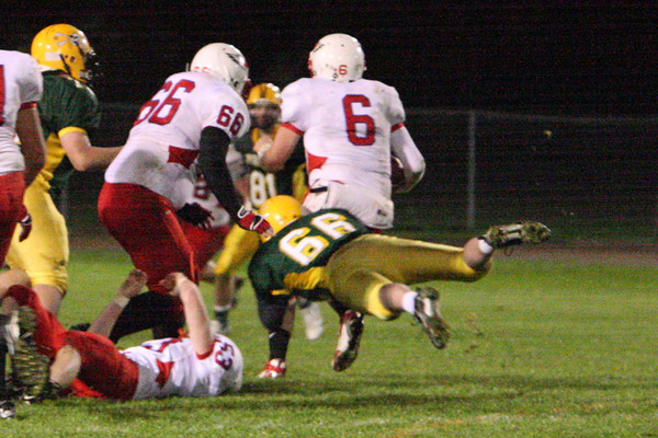20489_VHS_Football_v_Life_Christian_101008