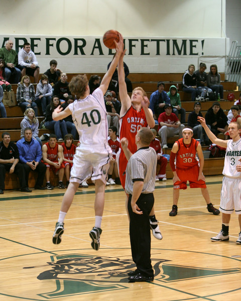 5087_Boys_BBall_v_Orting_020508